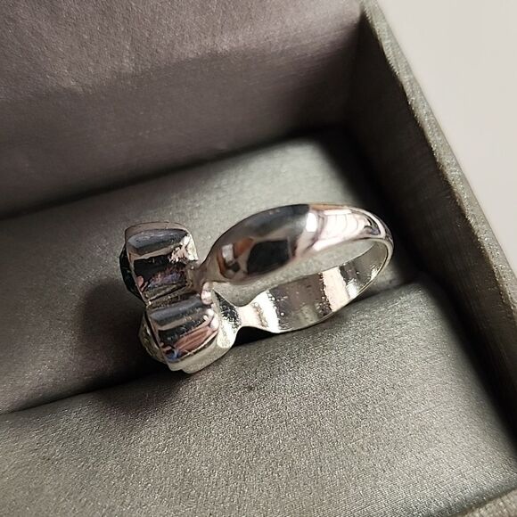 Elegant Silver Ring with Green Blue Clear Crystals Size 7.75 - Picture 4 of 4